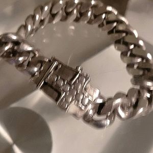 MENS  CUSTOM "ONE OF A KIND' STERLING SILVER BRACELET WITH JOHN HARDY CROSS
